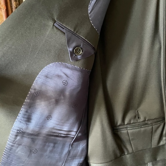 Beautiful Black Tux with Peak Lapel - Loro Piana Fabric - Picture 7 of 11